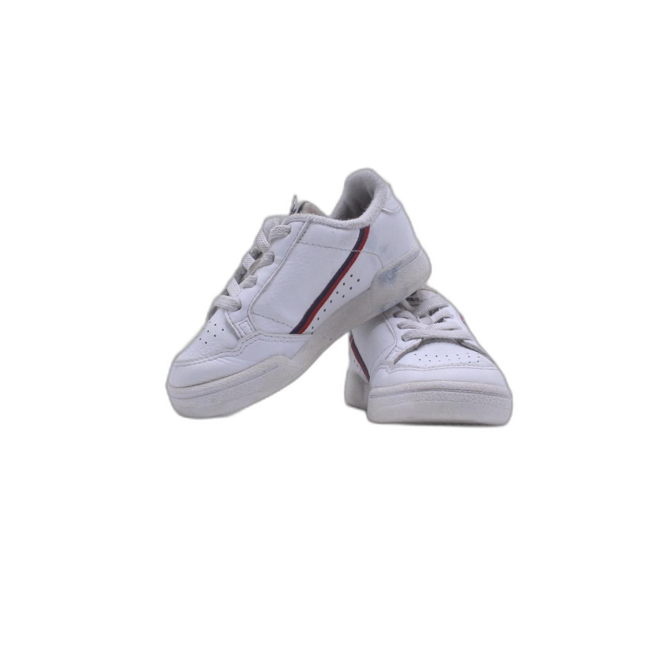 Adidas consortium Rod Laver Shoe