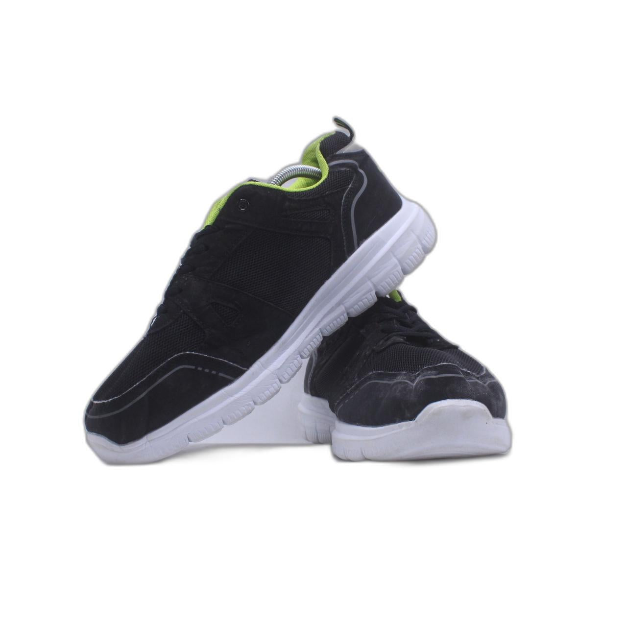 Maui Sports Black Sneaker