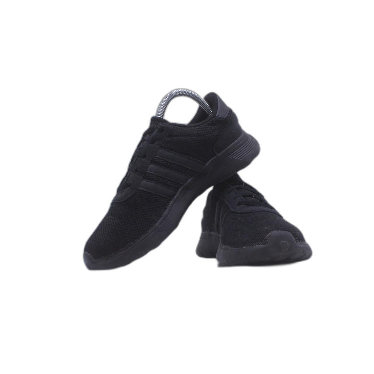 Adidas Black Sneaker