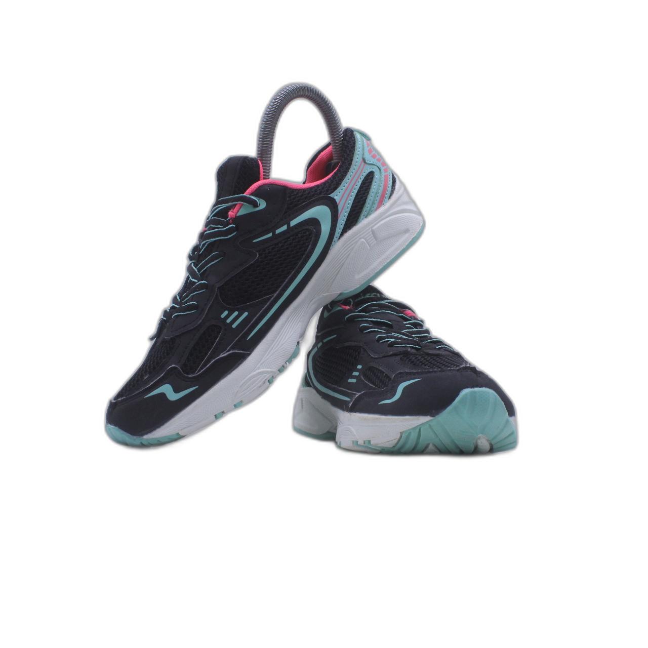 Circuit Black Sneaker