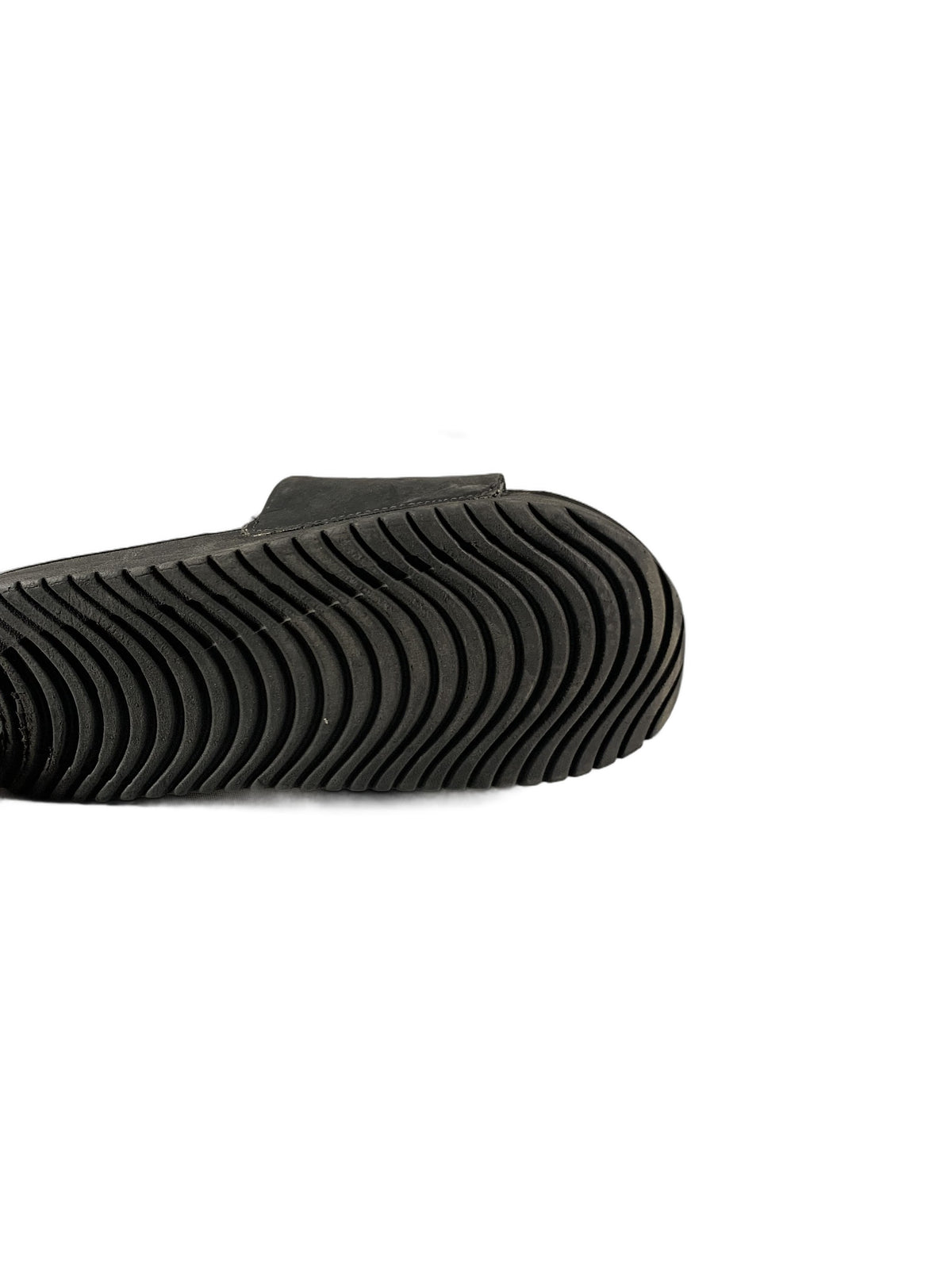 black Nike Kawa slide sandals