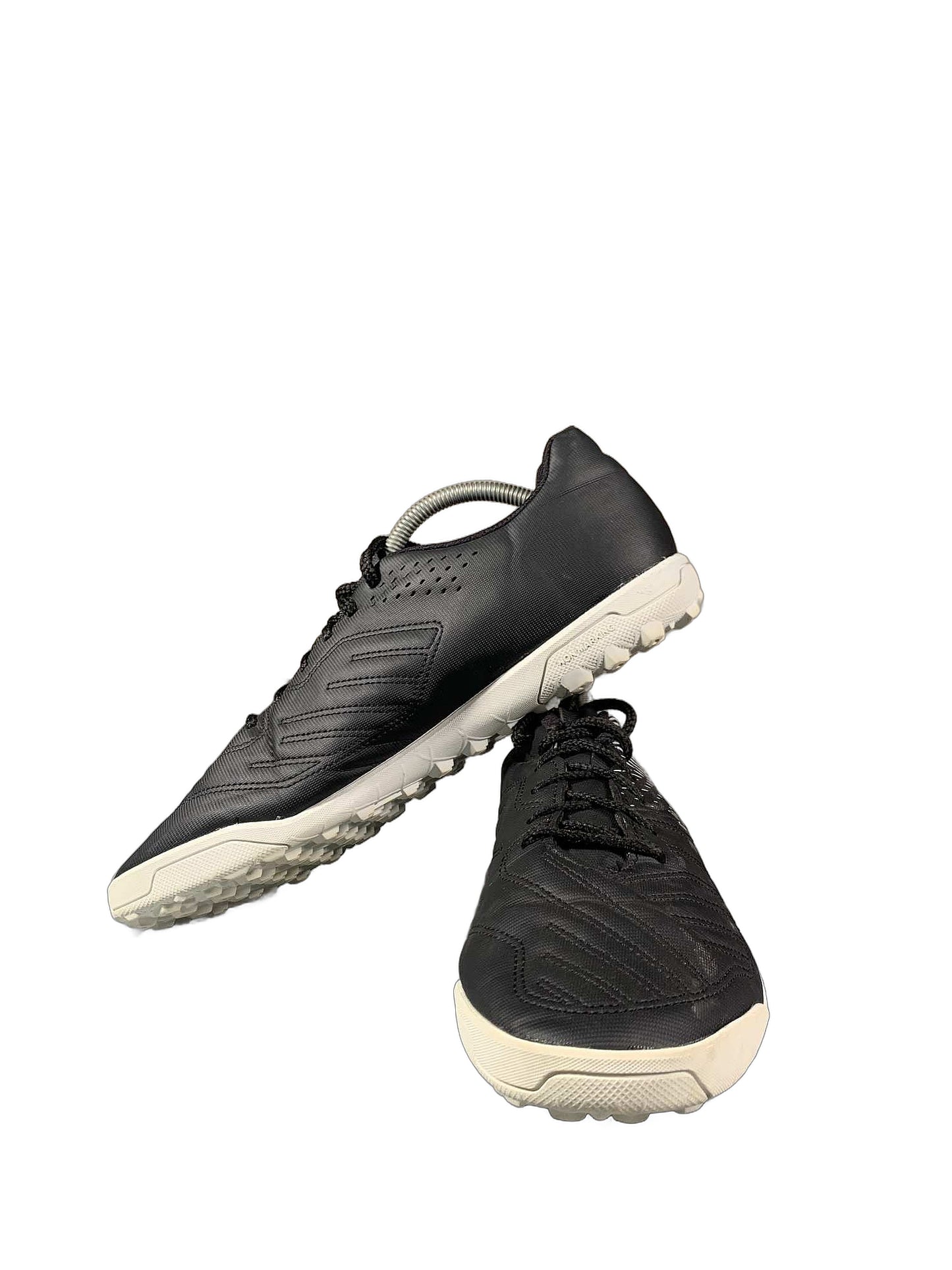 Kipsta Agility 100 turf soccer shoe