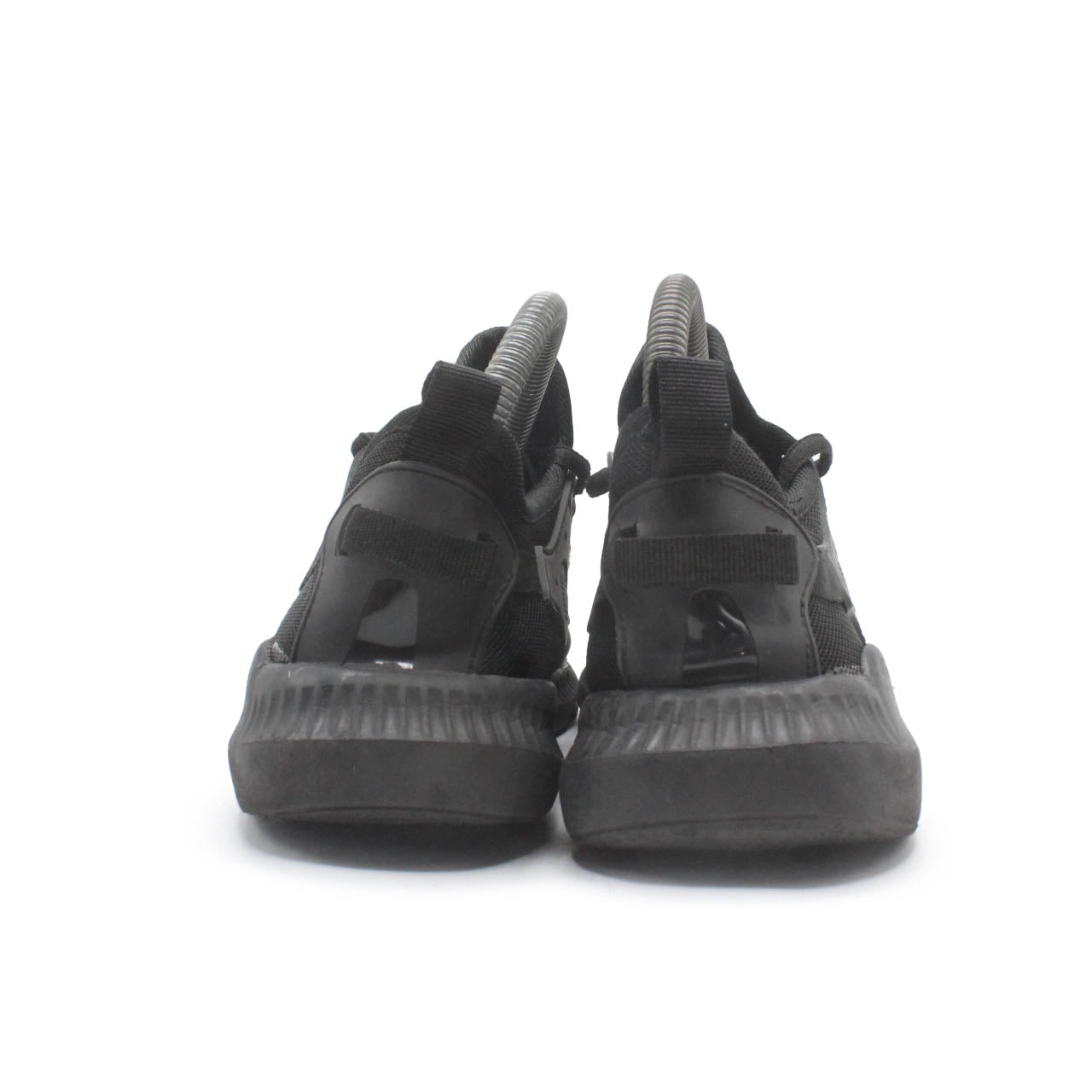 CLASSIC BLACK RUNNING SHOE