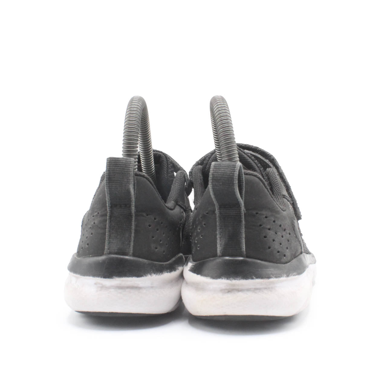 Under Armour Assert 9