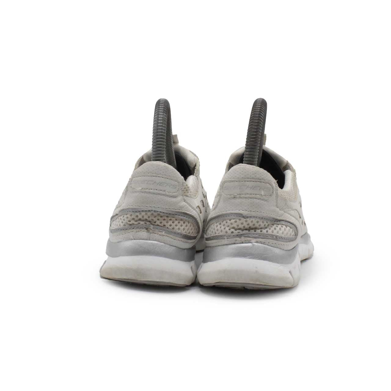 Skechers Gratis Walking Shoe