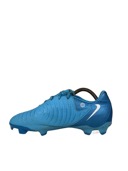 Nike Phantom Football Cleat