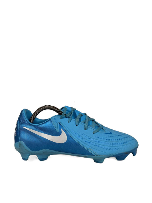 Nike Phantom Football Cleat