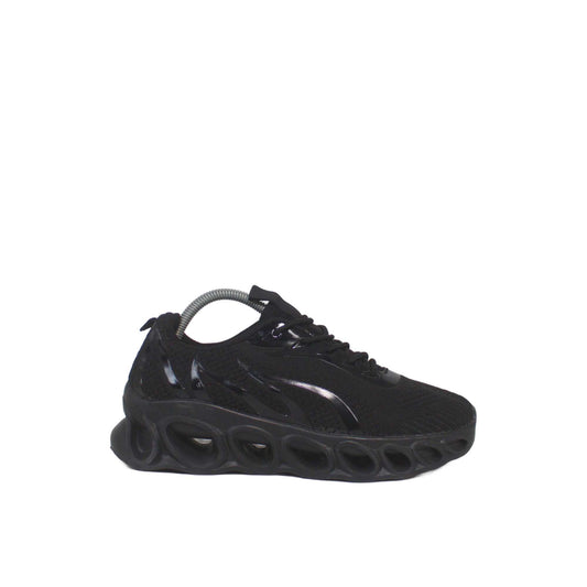 Men Classic Black Sneaker