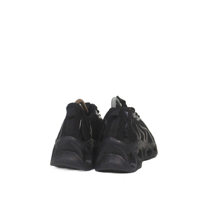 Men Classic Black Sneaker