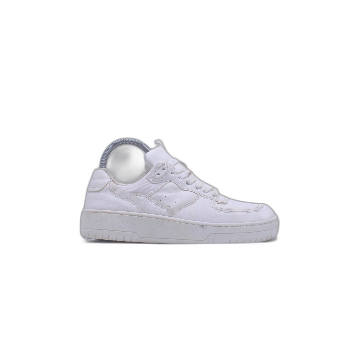 Dark Seer White Shoe