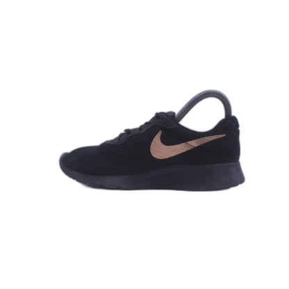 Nike Tanjun Triple Black W Sneaker
