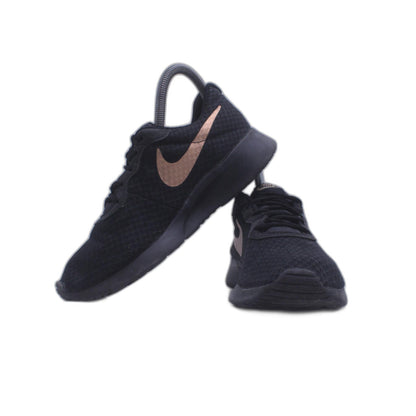 Nike Tanjun Triple Black W Sneaker