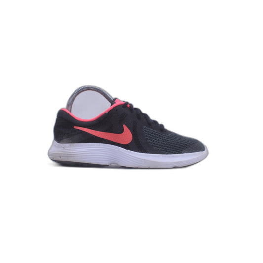 Nike Revolution 4 Sneaker