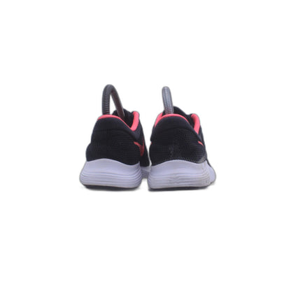 Nike Revolution 4 Sneaker