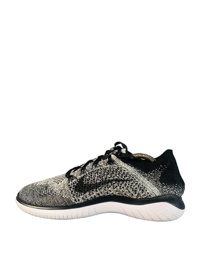 Nike Flyknit RN Sneaker