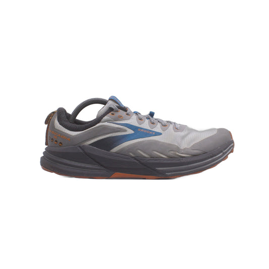Brooks Cascadia 16 Shoe