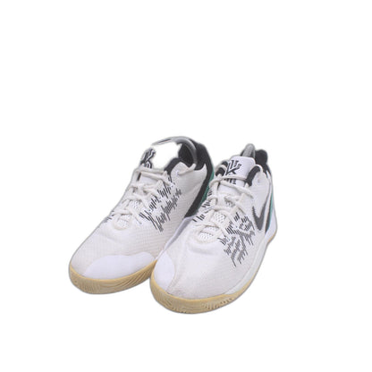 Nike Kyrie Flytrap II Boys Low-Top Textured-Sole Basketball Sneaker