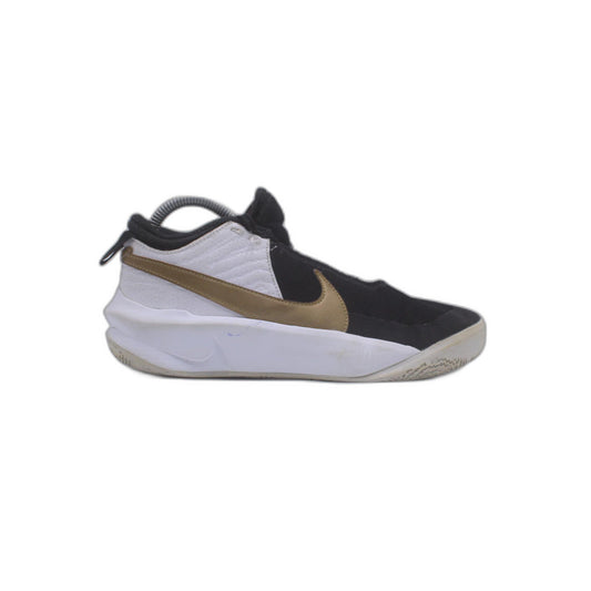 Nike Youth Boy's Team Hustle D 10 Basketball Shoe