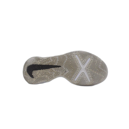 Nike Youth Boy's Team Hustle D 10 Basketball Shoe