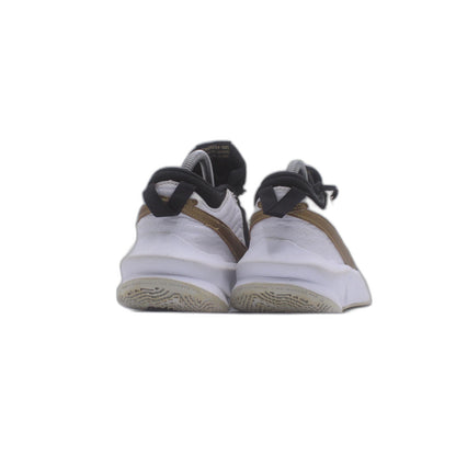 Nike Youth Boy's Team Hustle D 10 Basketball Shoe