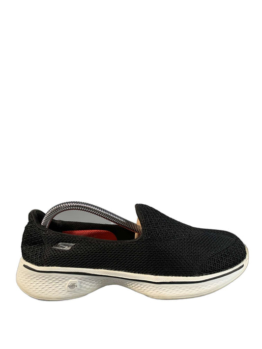 Skechers Goga Max Shoe