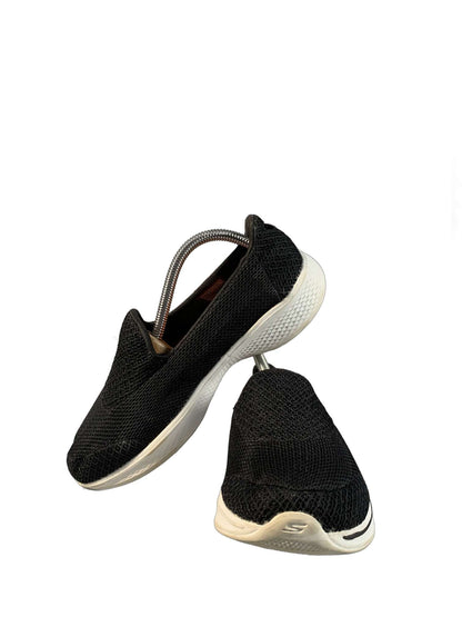 Skechers Goga Max Shoe