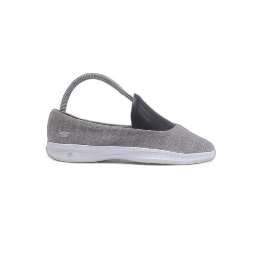 SKECHERS Gigs Max GO STEP LITE SLIP ON COMFORT SHOE