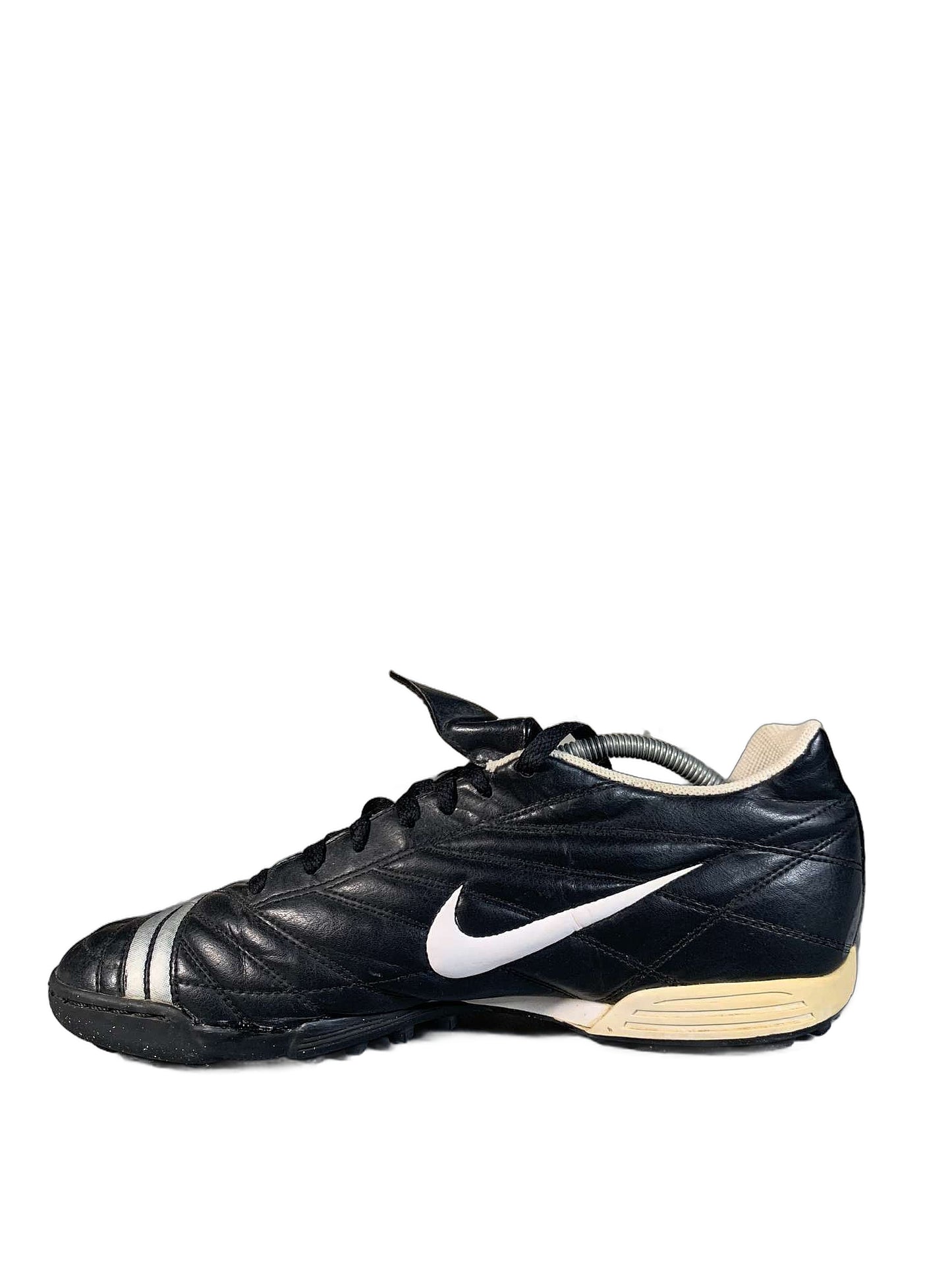 Nike Tiempo astro turf/futsal soccer shoe