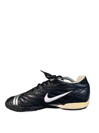 Nike Tiempo astro turf/futsal soccer shoe