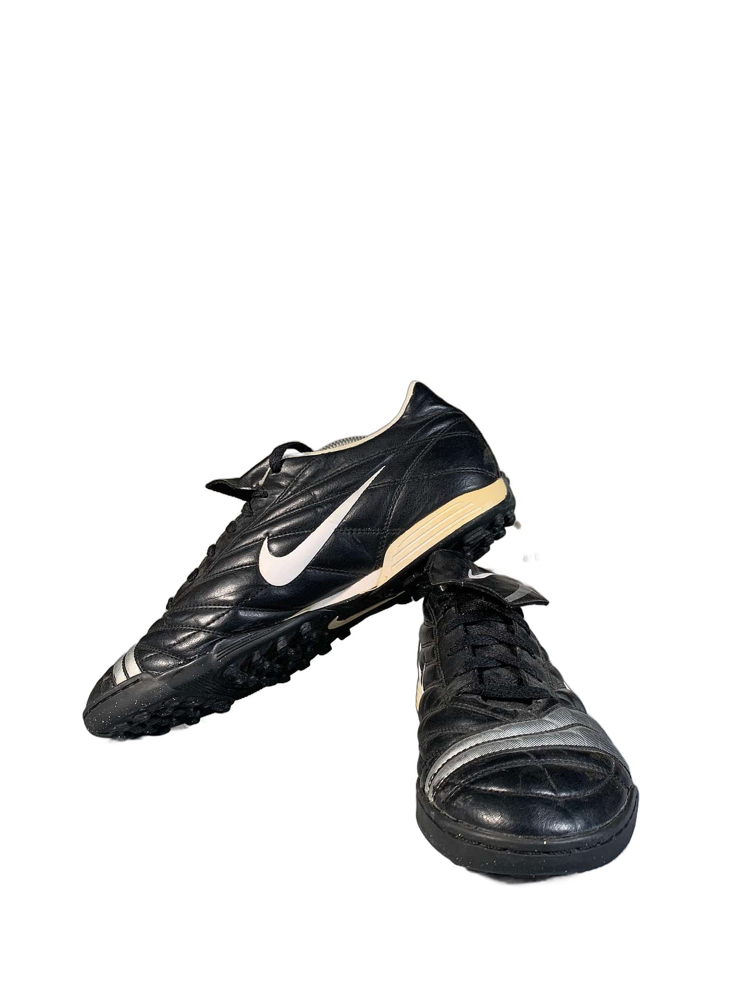 Nike Tiempo astro turf/futsal soccer shoe