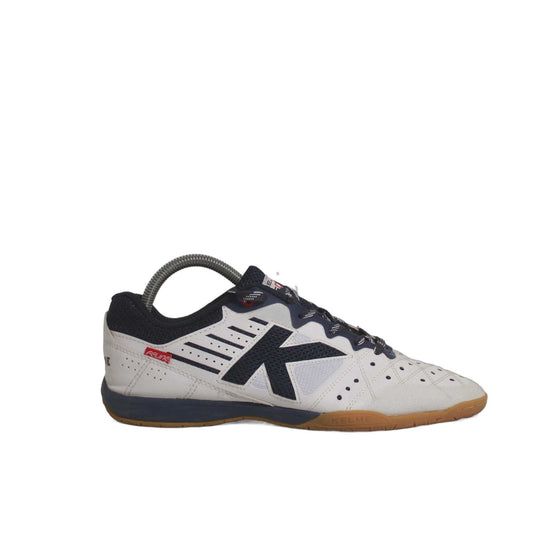 Kelme Feline 5.0 indoor soccer shoe