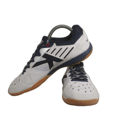 Kelme Feline 5.0 indoor soccer shoe