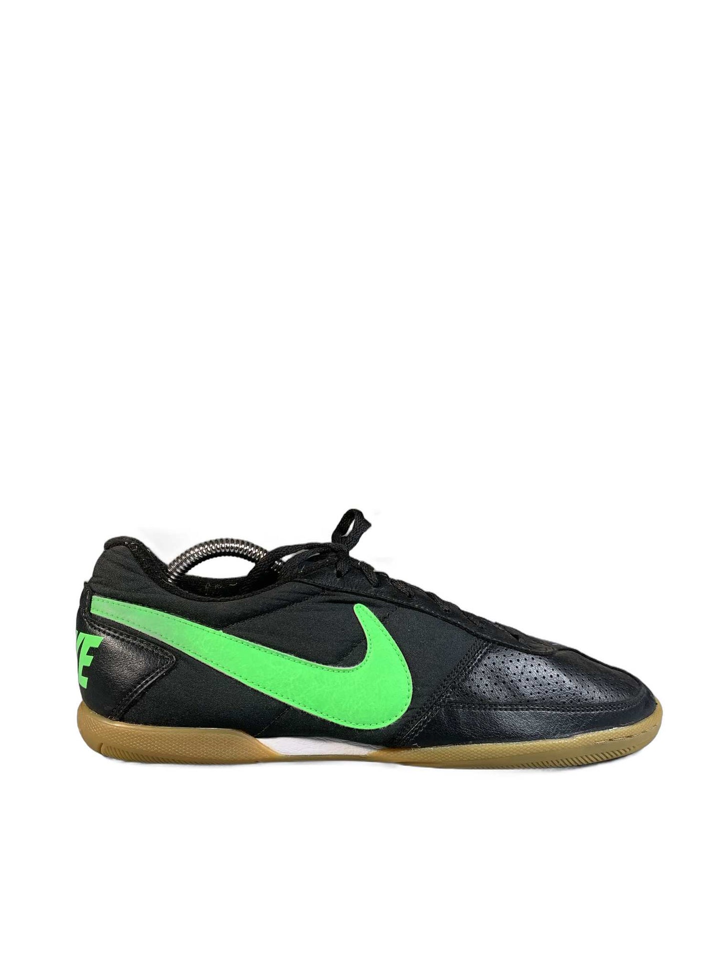 Nike Davinho indoor soccer shoe