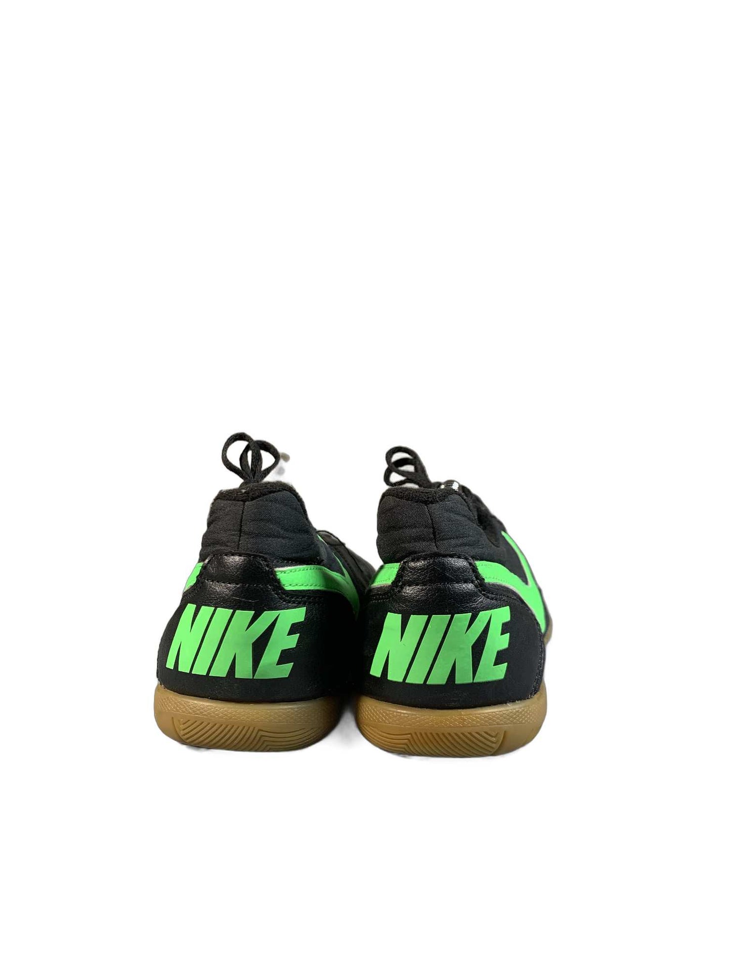 Nike Davinho indoor soccer shoe
