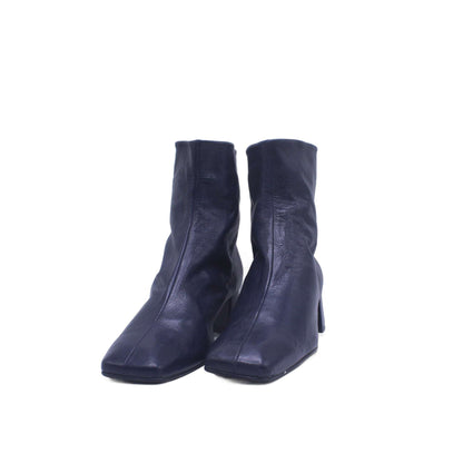 Zinda Black Leather Squared Toe Zip Ankle Boot