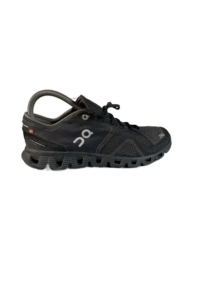 On Cloud X 3 in all-black Sneaker