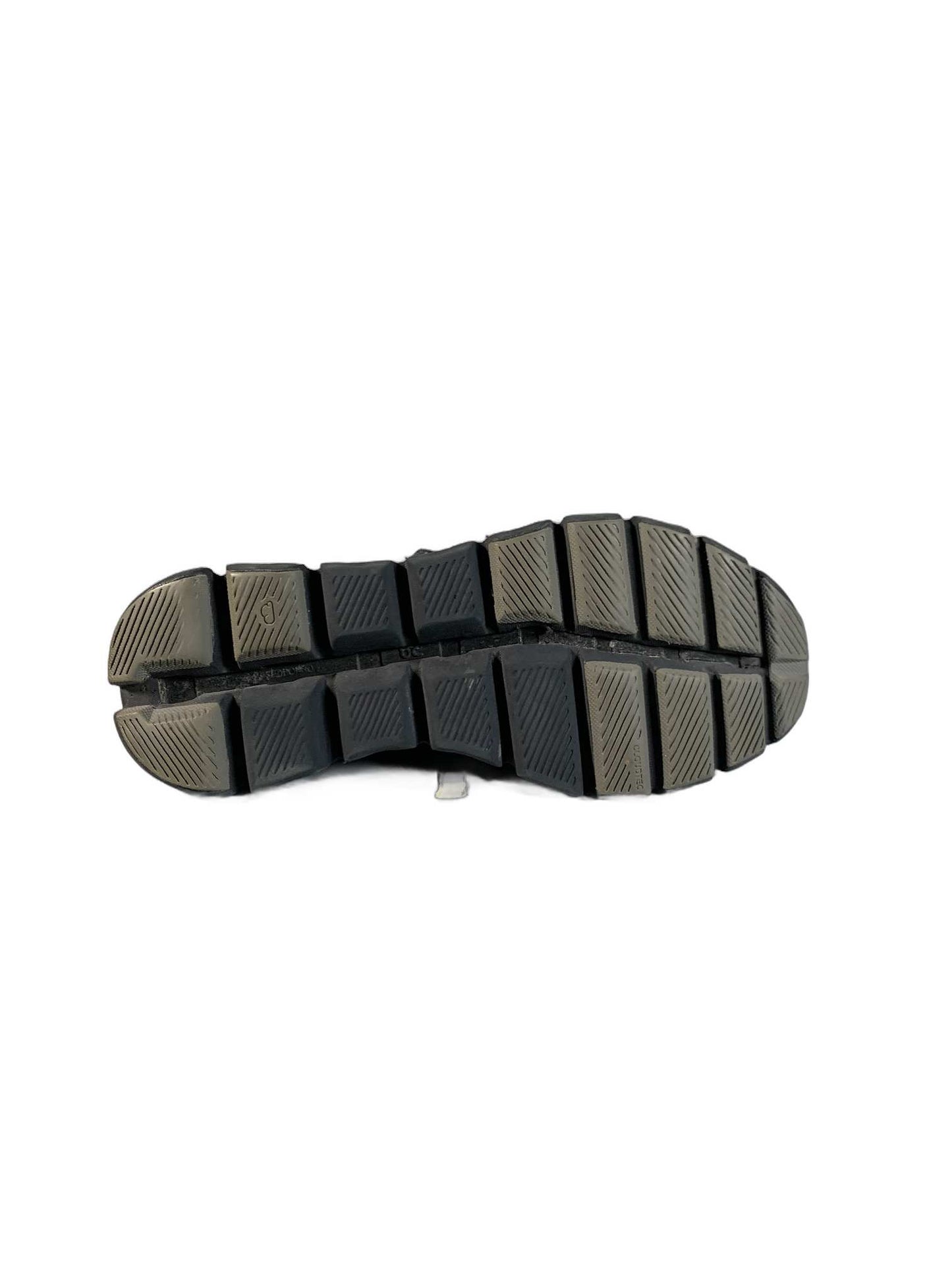 On Cloud X 3 in all-black Sneaker