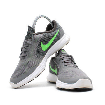 Nike Revolution 3