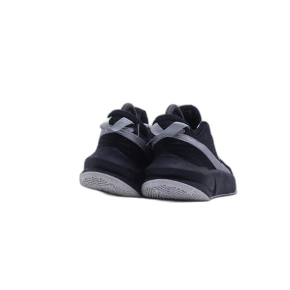 NIKE TEAM HUSTLE D 10 Youth Basketball Black Shoe