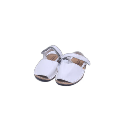 Menorquina Huran White Sandal