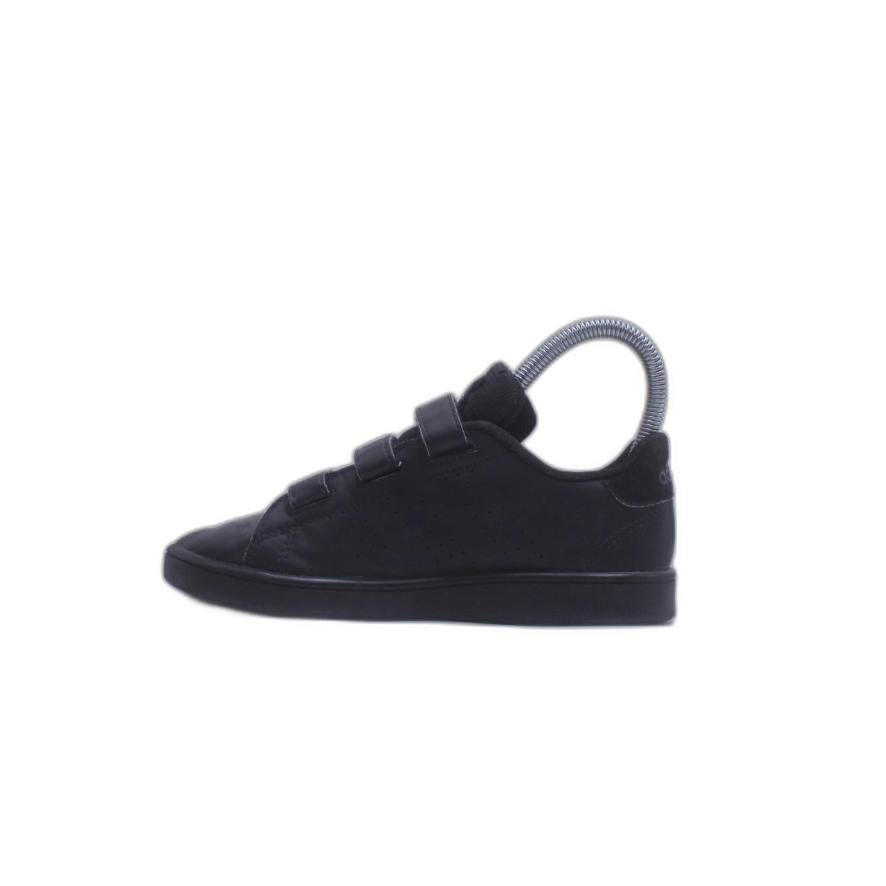 Adidas Black Sneaker