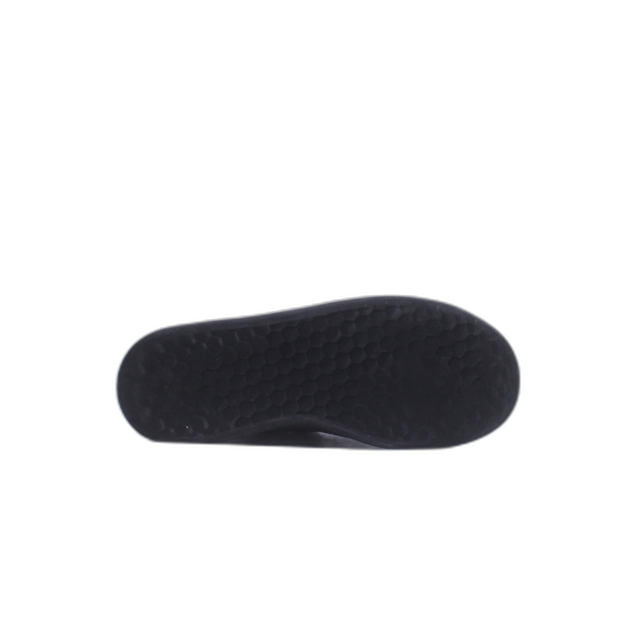 Adidas Black Sneaker