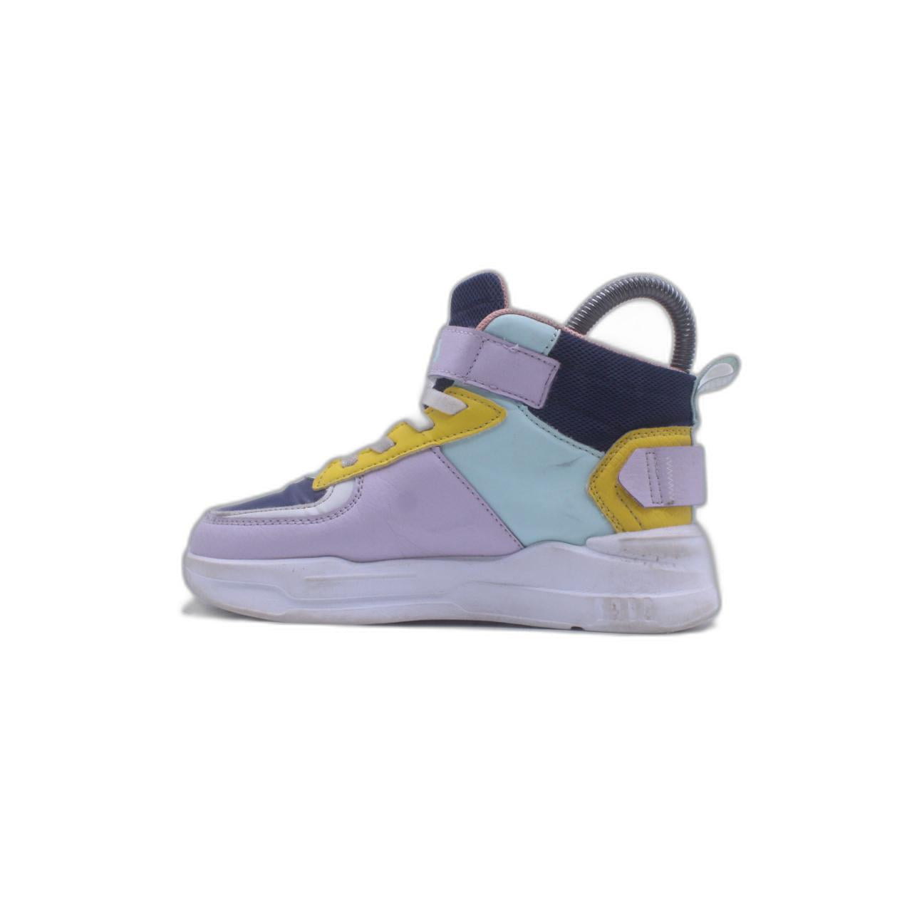 Nike Boys' Team Hustle D 10 Shoes, White/Photon Dust, 6.5 Grade School Medium US