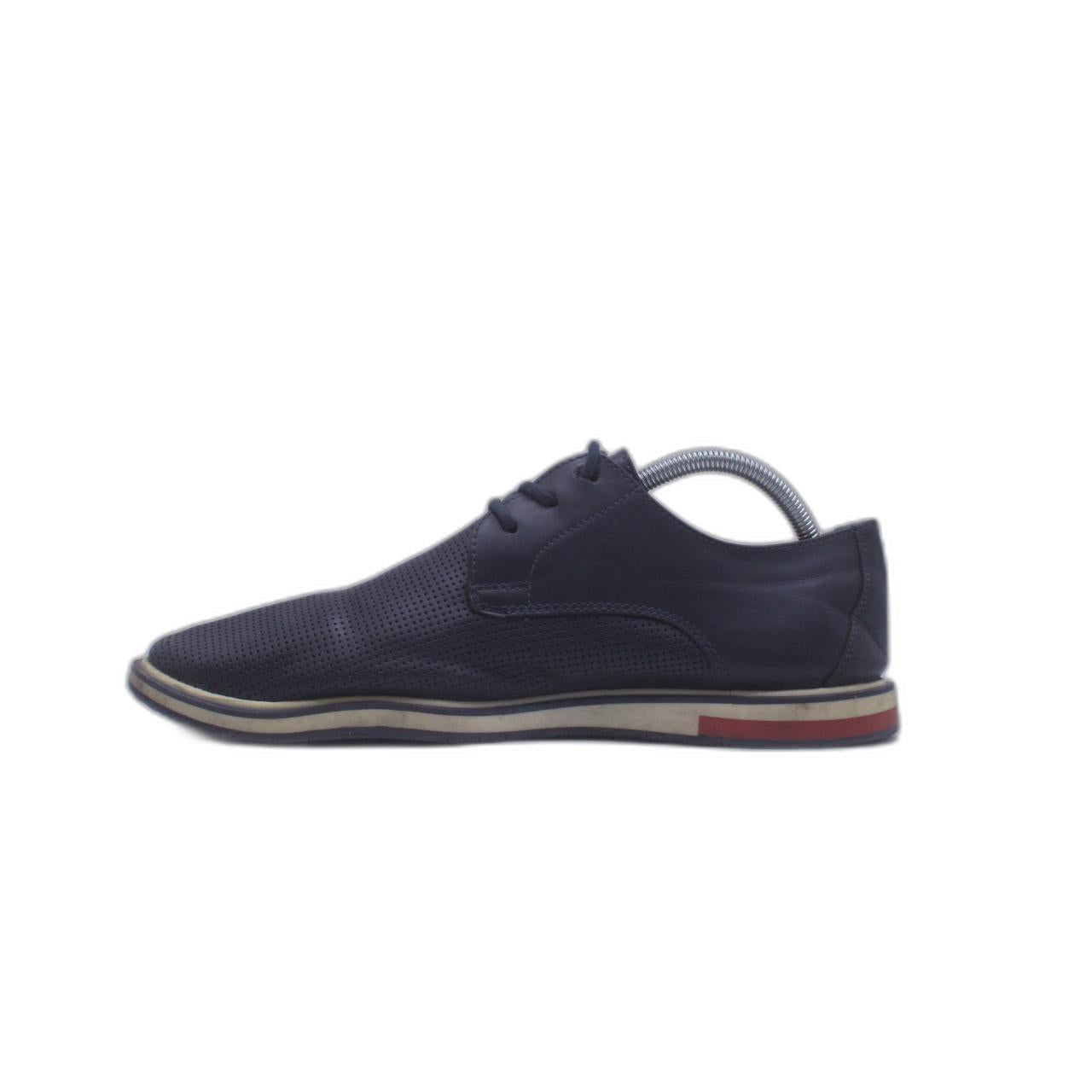 LC Walk IKI Formal Shoe