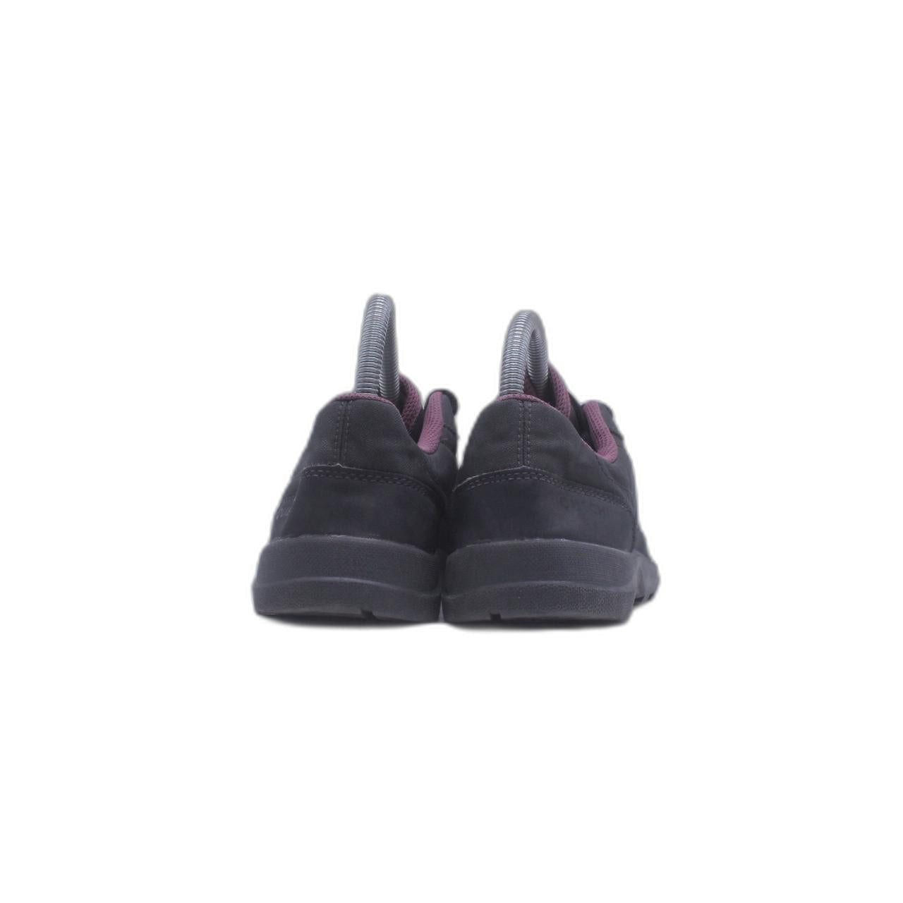Quechua Black Hiking Shoe