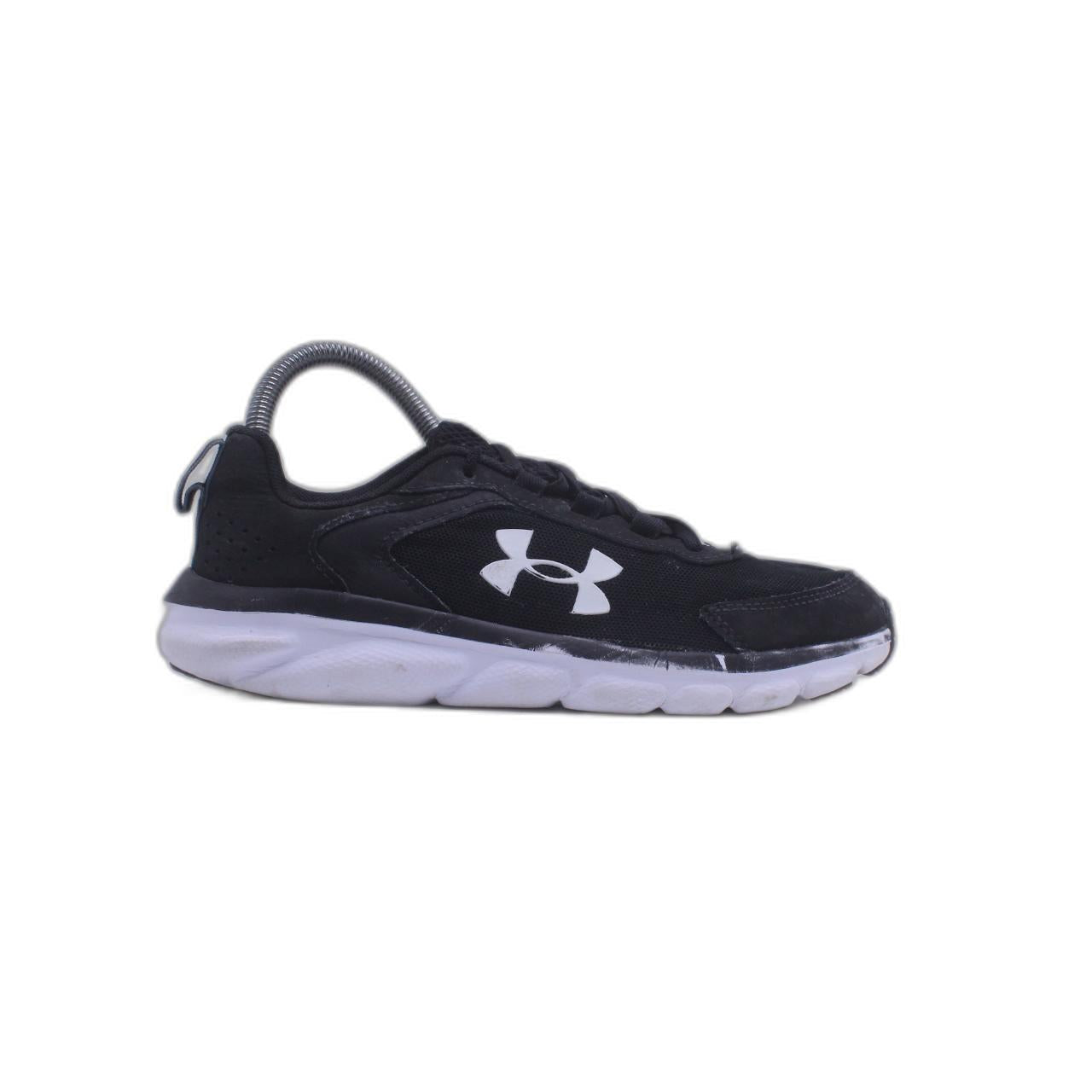 Under Armour Charged ASSERT Sneaker