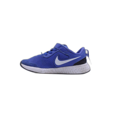 Nike Revolution Sneaker