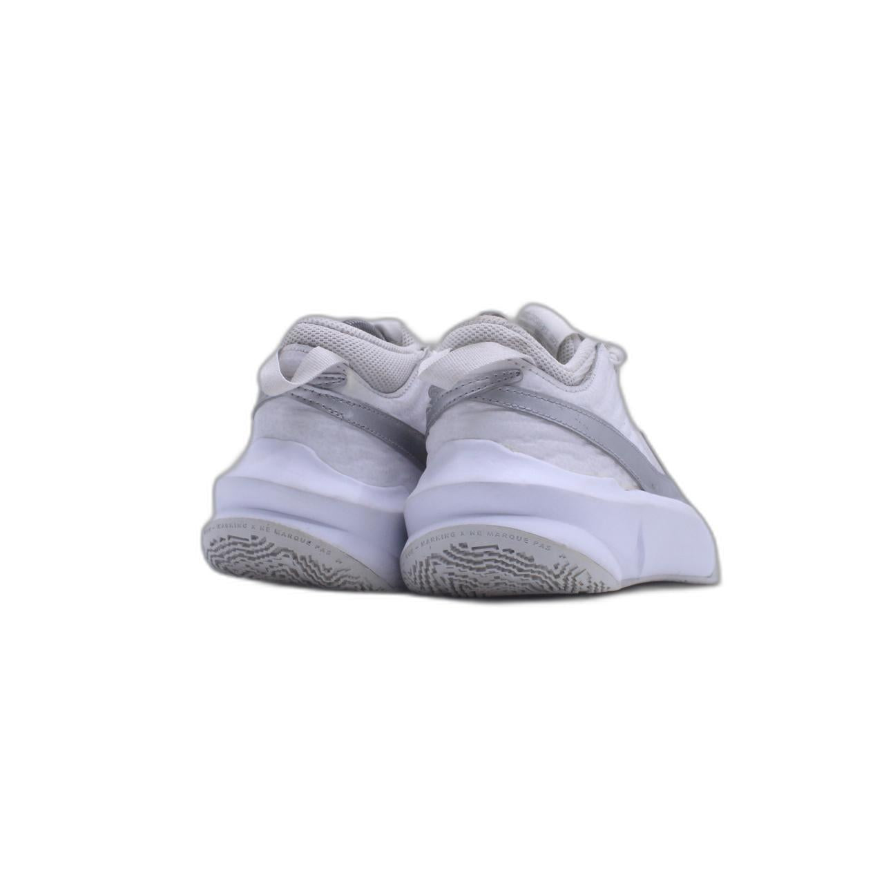 Nike Team Hustle D10 Sneaker