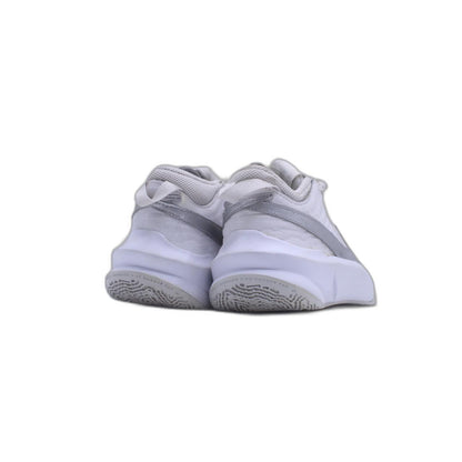 Nike Team Hustle D10 Sneaker