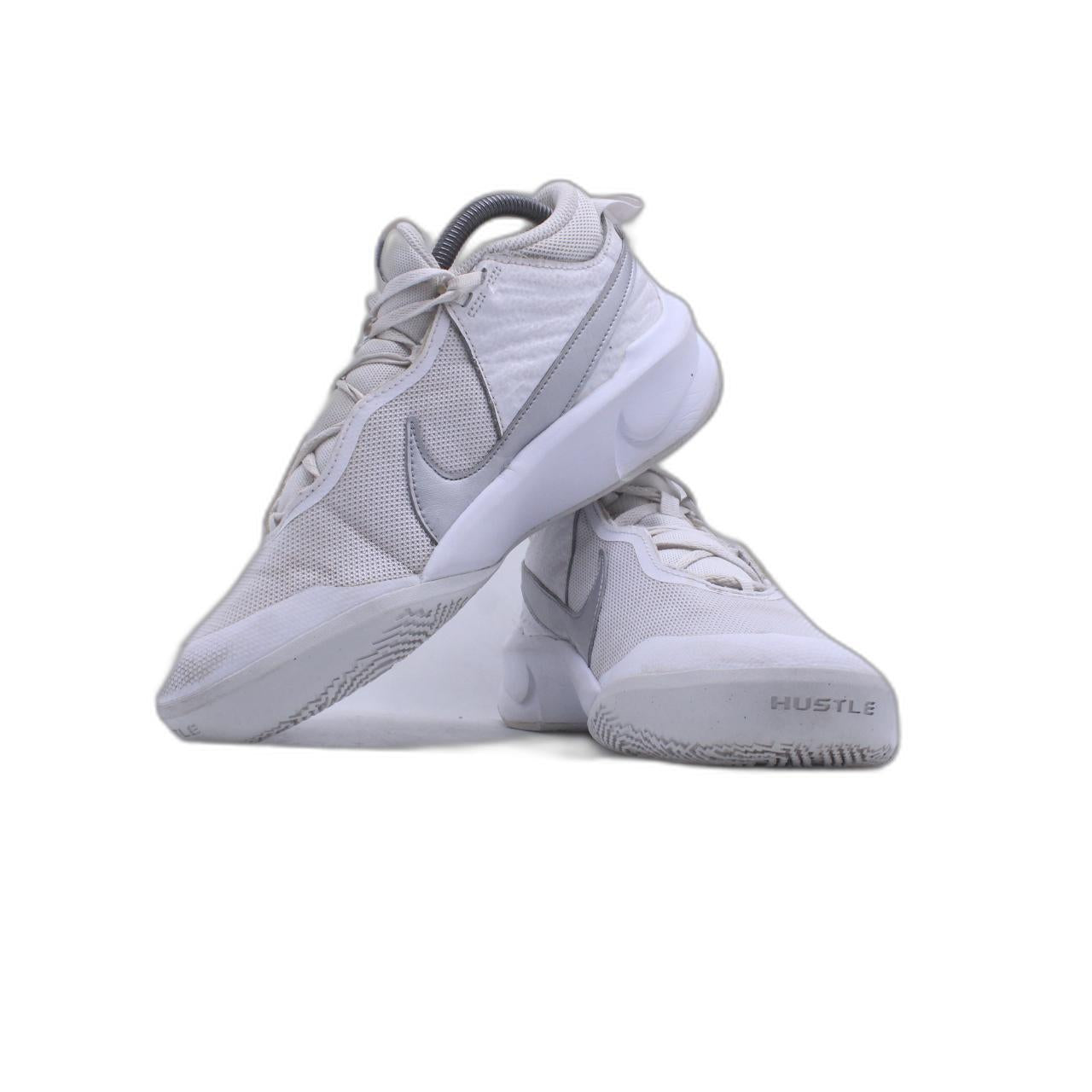 Nike Team Hustle D10 Sneaker